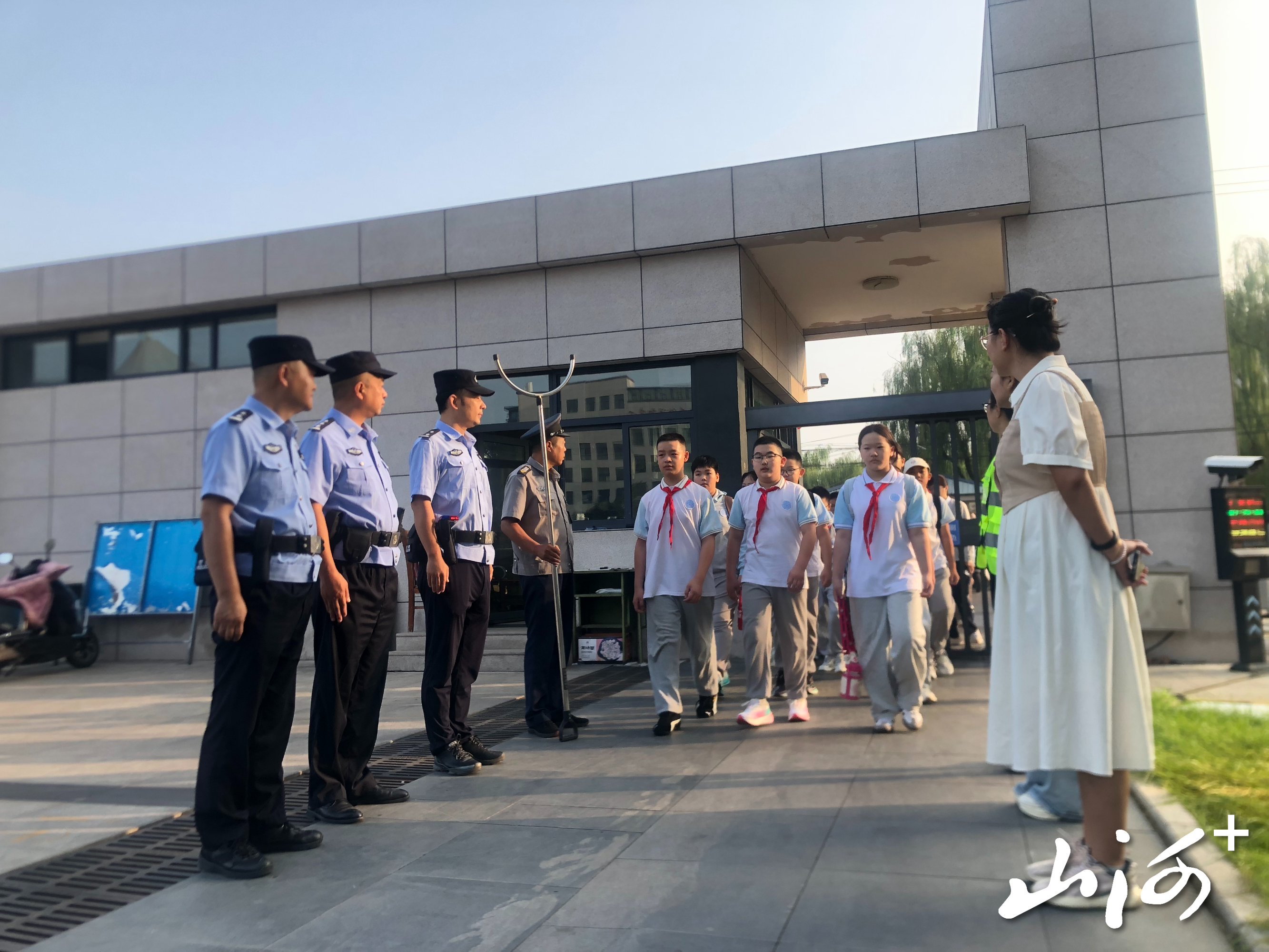 反恐防暴应急演练1