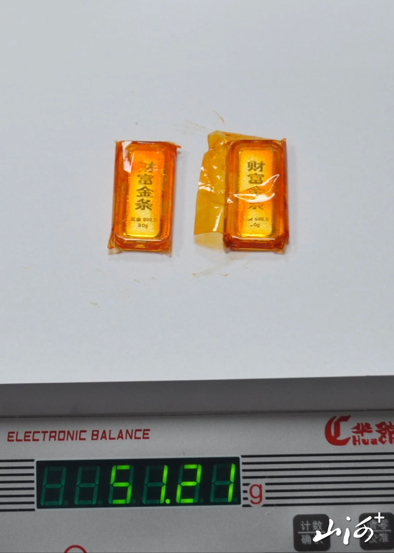 豆瓣酱内藏金条电信诈骗的“黄金”攻防战