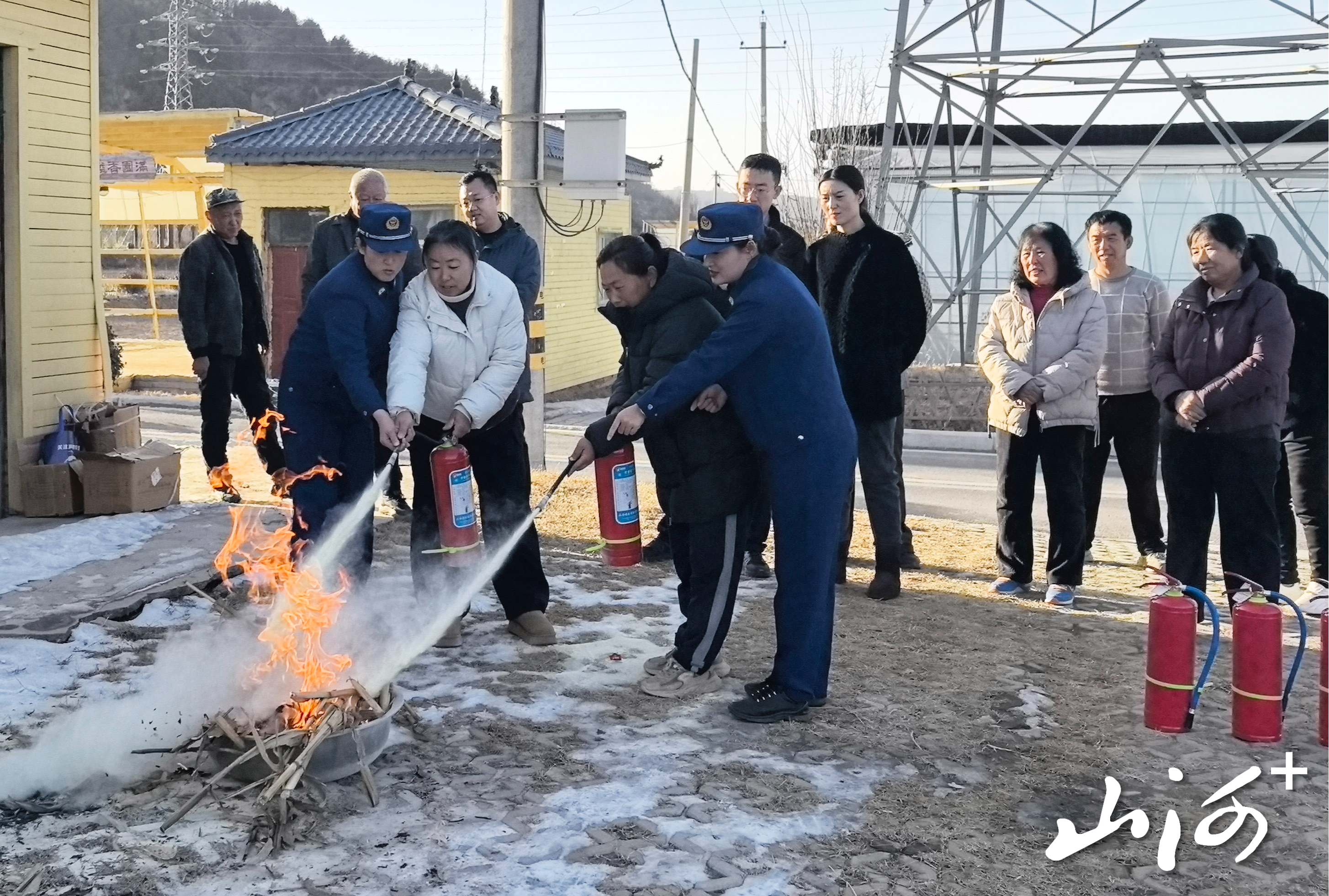 蒲县消防服务到田间 (3)