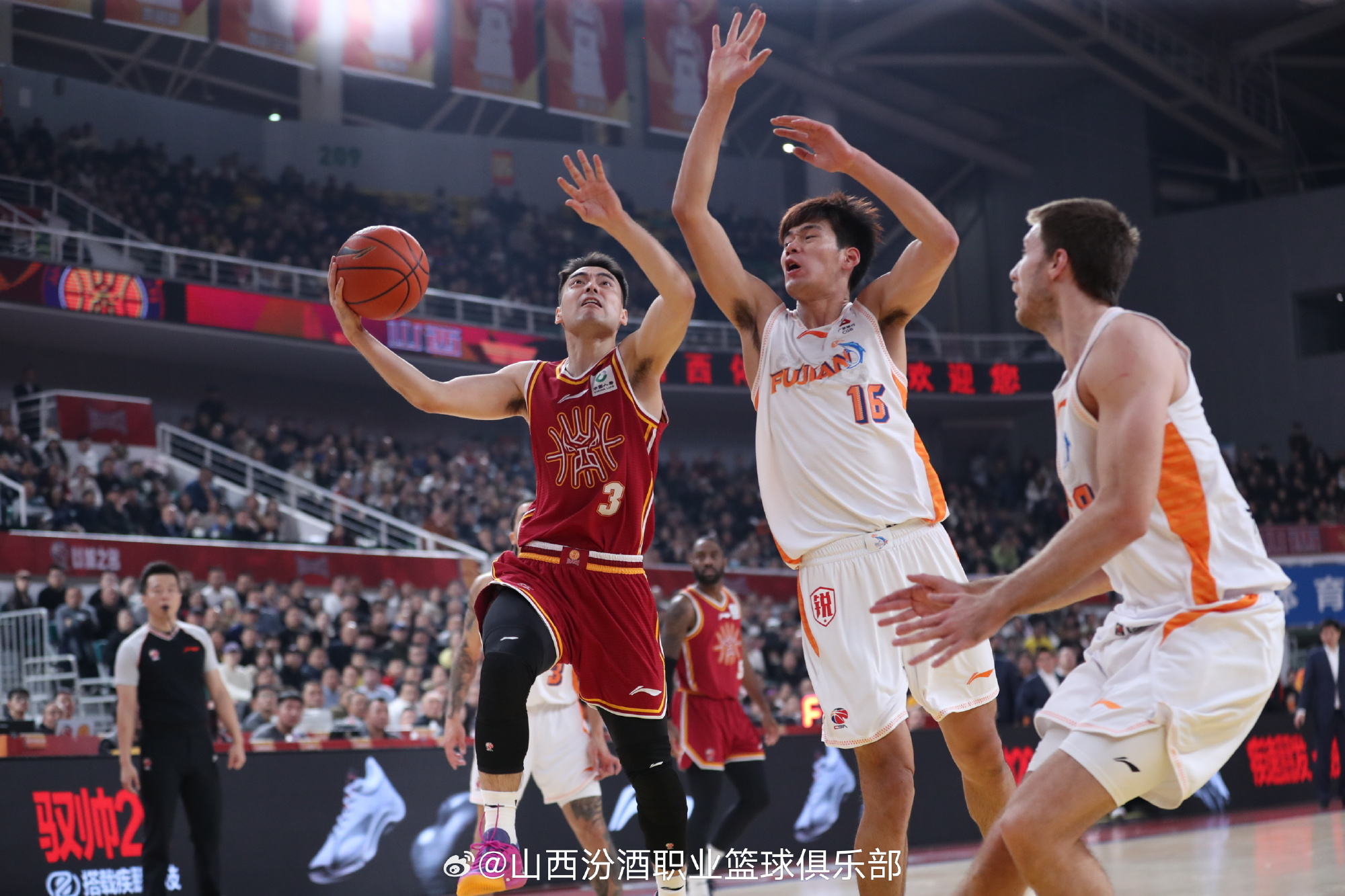 70dda9ffly1i9f858rnv3j24802tce84