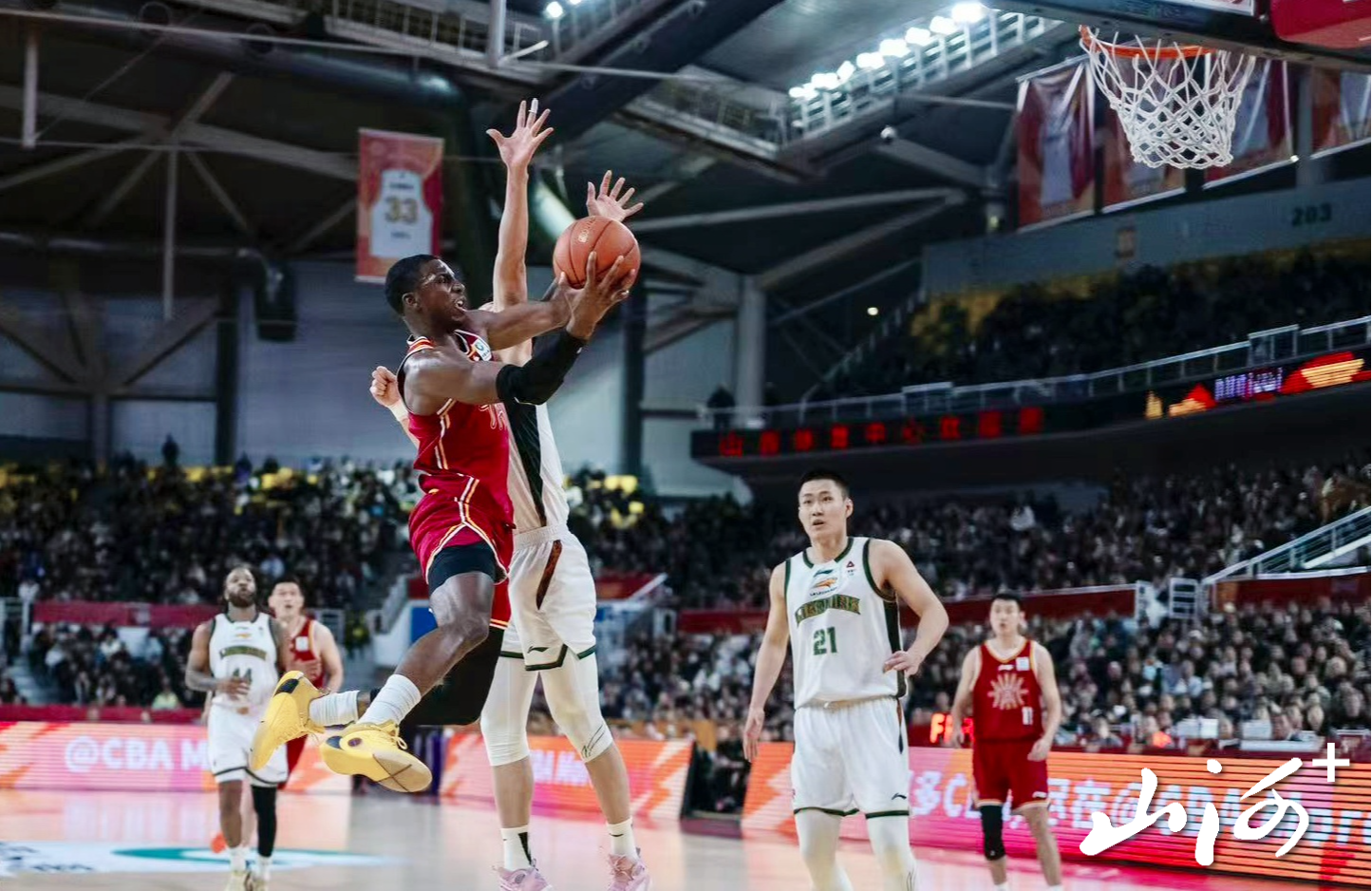 迪亚洛冲击篮板 迪亚洛冲击篮板