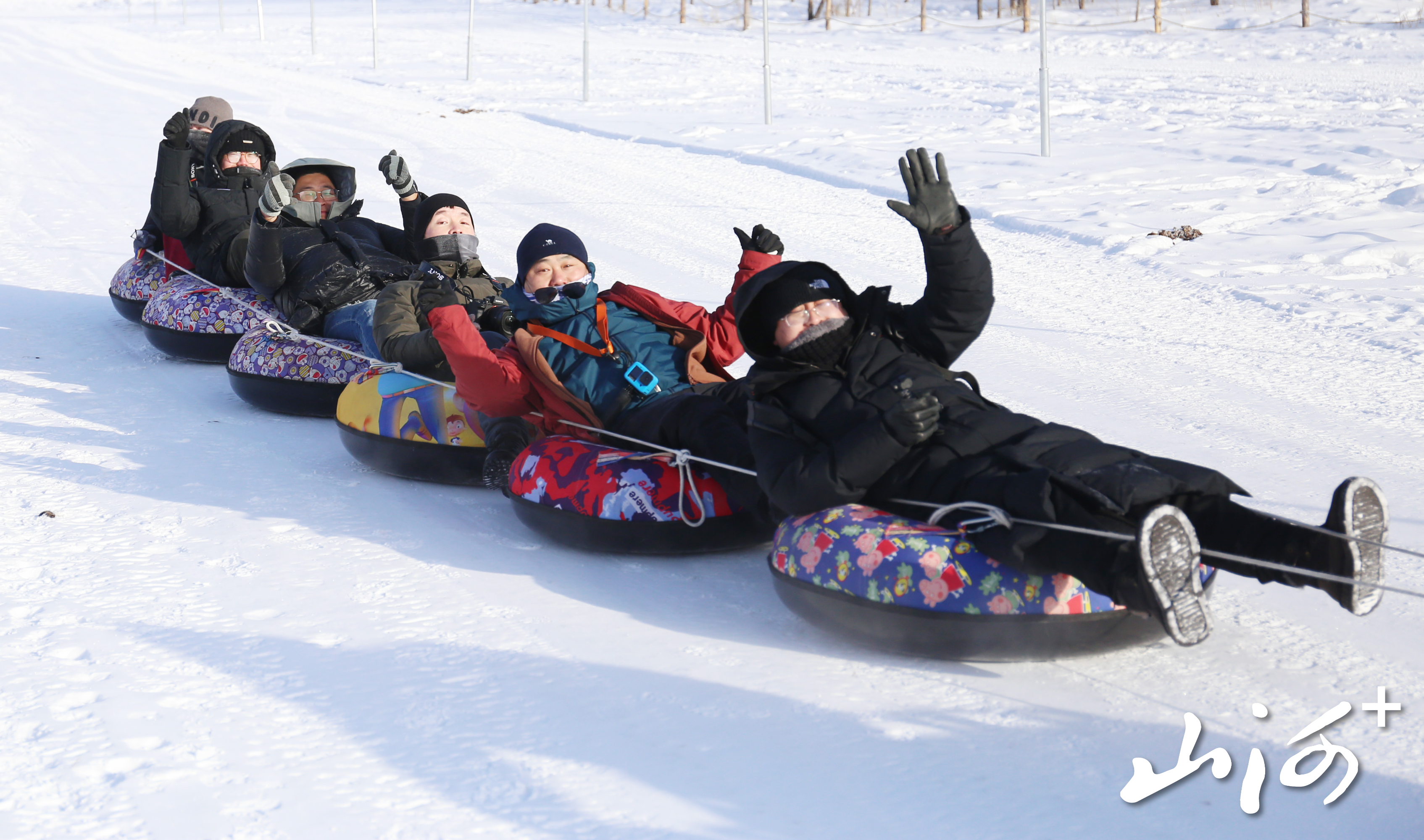 阿尔山森林牧场滑冰雪项目