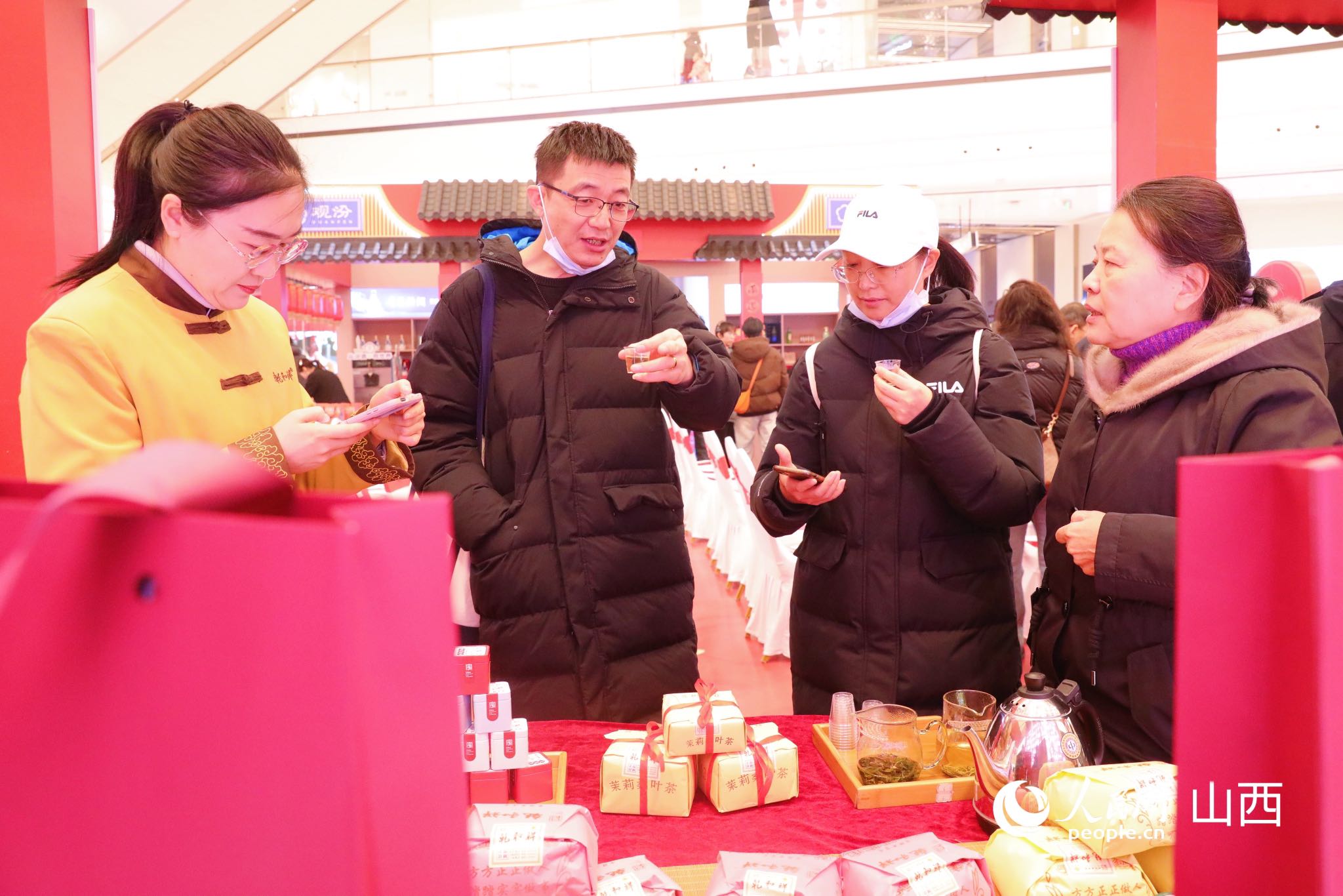 市民品茶。人民网记者 王帆摄