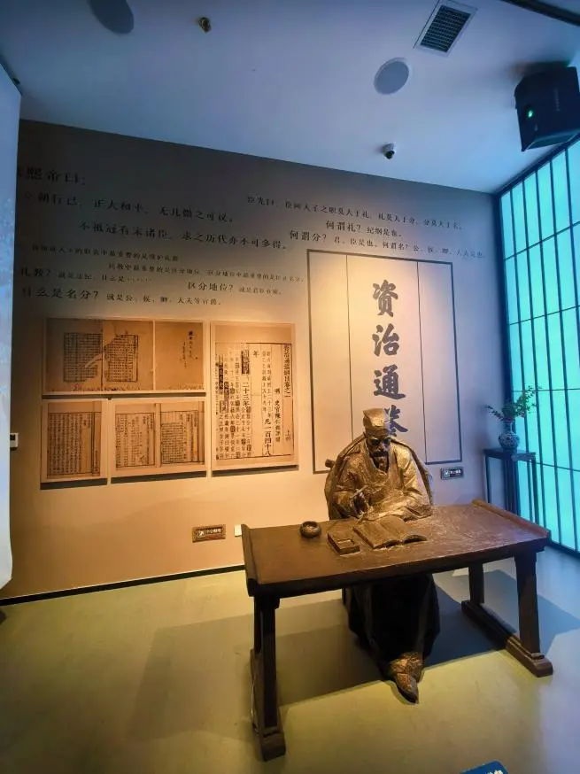 池盐孕古邑 戏台映河东